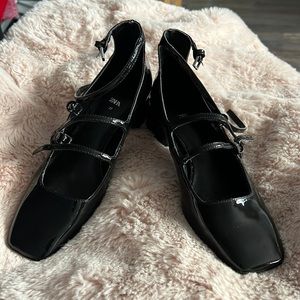 Block Heel patent faux leather shoes. Brand new. Never been worn.